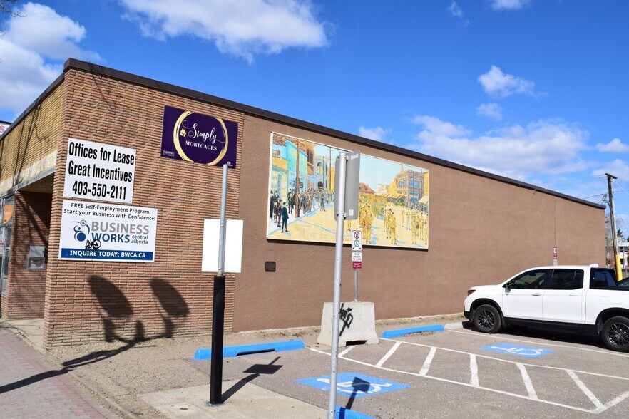 4730 50 St, Red Deer, AB en venta - Foto del edificio - Imagen 2 de 30