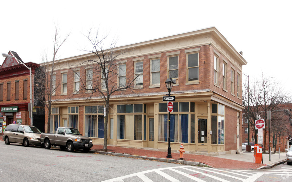 1138-1140 W Hollins St, Baltimore, MD en alquiler - Foto del edificio - Imagen 1 de 30