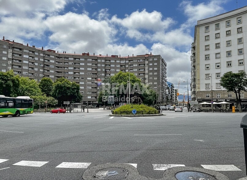 Local en Vigo, Pontevedra en venta - Foto del edificio - Imagen 2 de 23