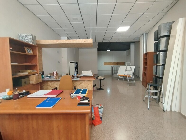 Local en Elche, Alicante en alquiler - Foto del interior - Imagen 3 de 9