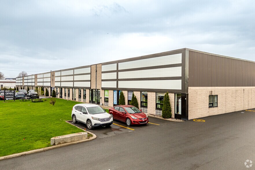 7810-7890 Rue Jarry E, Montréal, QC en alquiler - Foto del edificio - Imagen 1 de 3