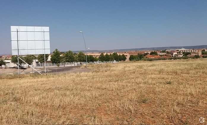 Terrenos en Villanueva de la Torre, Guadalajara en venta - Foto del edificio - Imagen 2 de 3