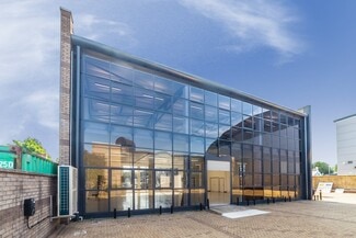 Más detalles de Oakcroft Rd, Chessington - Nave en alquiler