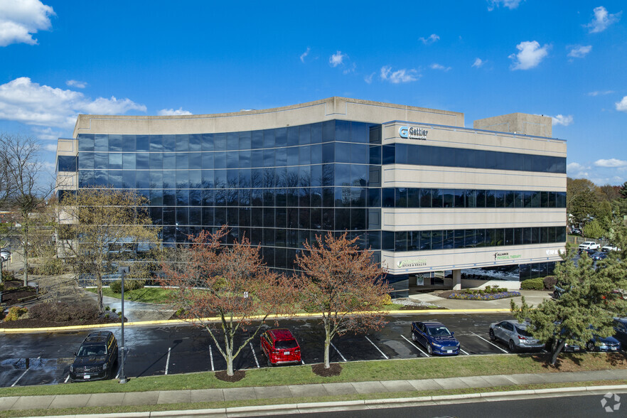 950 Herndon Pkwy, Herndon, VA en alquiler - Foto del edificio - Imagen 1 de 12