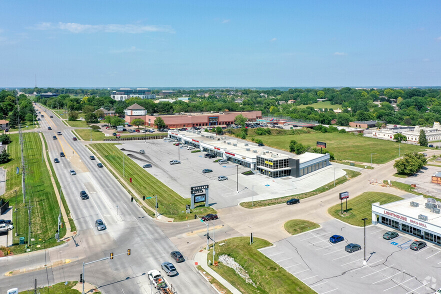 12990-13038 W Center Rd, Omaha, NE en alquiler - Foto del edificio - Imagen 3 de 3