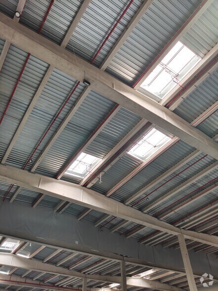 Nave en Cabanillas del Campo, Guadalajara en alquiler - Foto del edificio - Imagen 3 de 9