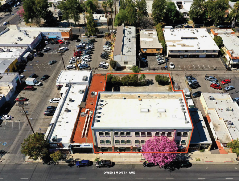 7227 Owensmouth, Canoga Park, CA en venta - Foto del edificio - Imagen 2 de 7