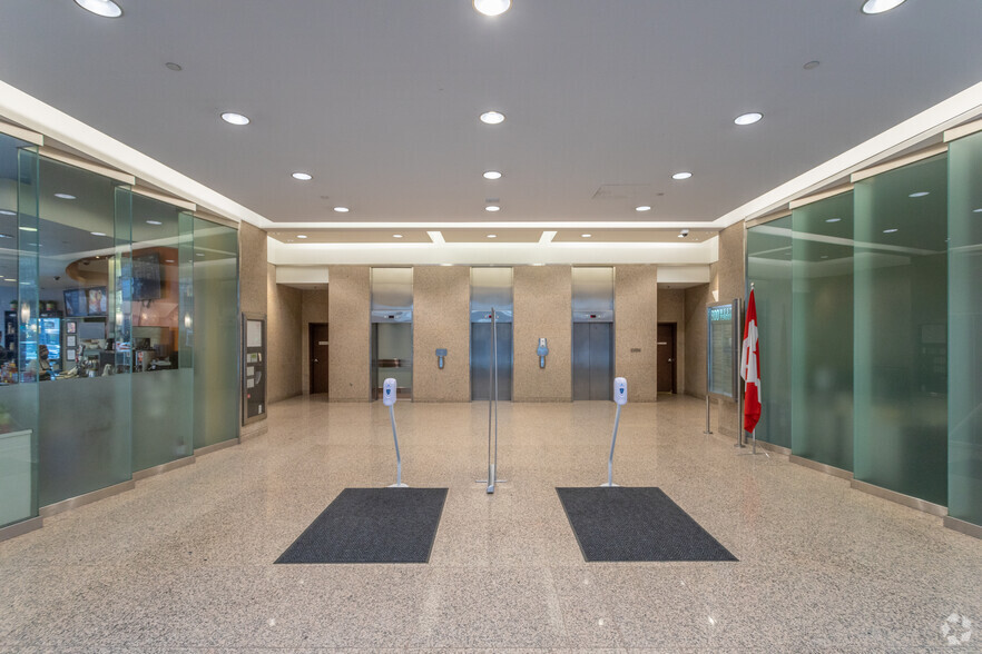 800 W Pender St, Vancouver, BC en alquiler - Lobby - Imagen 1 de 4