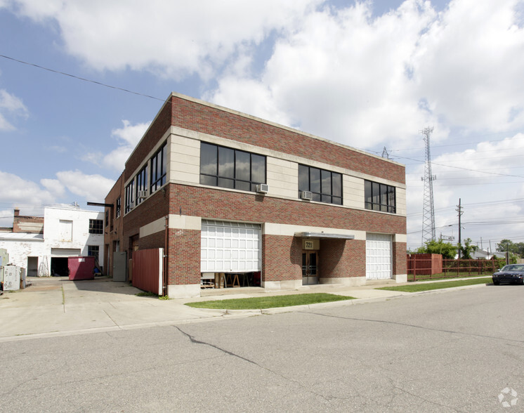 721 E Saratoga St, Ferndale, MI en alquiler - Foto del edificio - Imagen 3 de 5