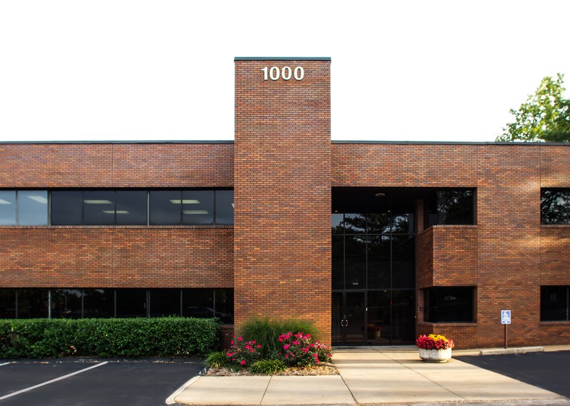 1000 Executive Parkway Dr, Creve Coeur, MO en alquiler - Foto del edificio - Imagen 2 de 11