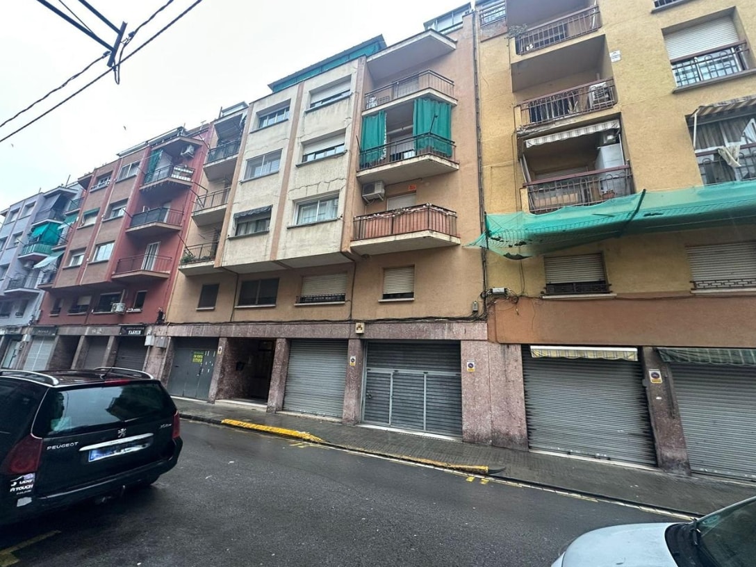 Carrer París, Montcada i Reixac, Barcelona en venta Foto del interior- Imagen 1 de 2