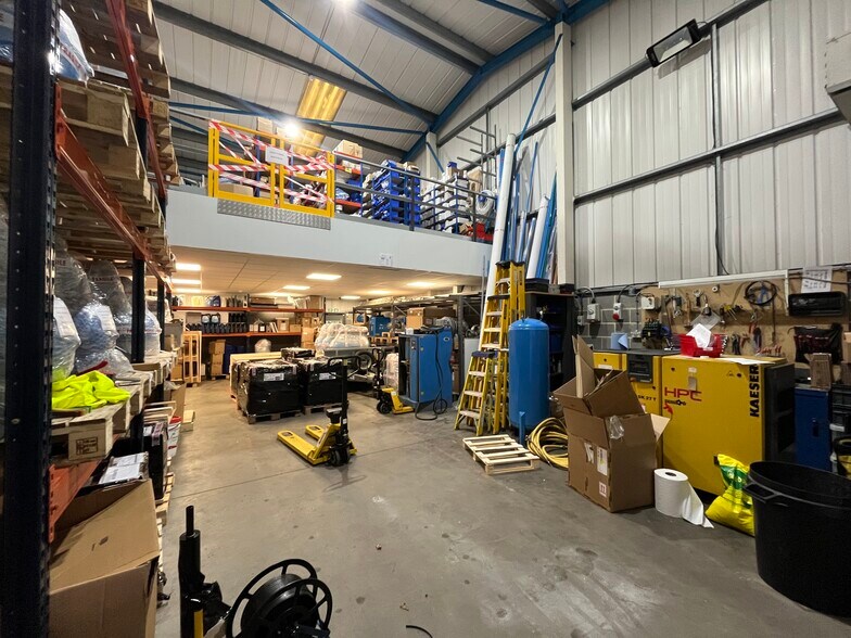 Mead Ln, Hertford en venta - Foto del interior - Imagen 2 de 6