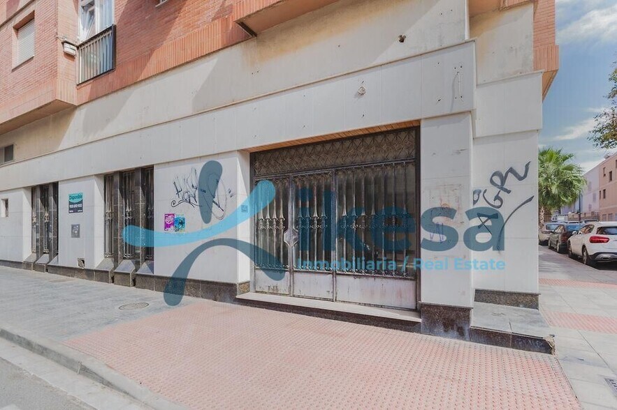 Local en Almería, Almería en venta - Foto del edificio - Imagen 3 de 19
