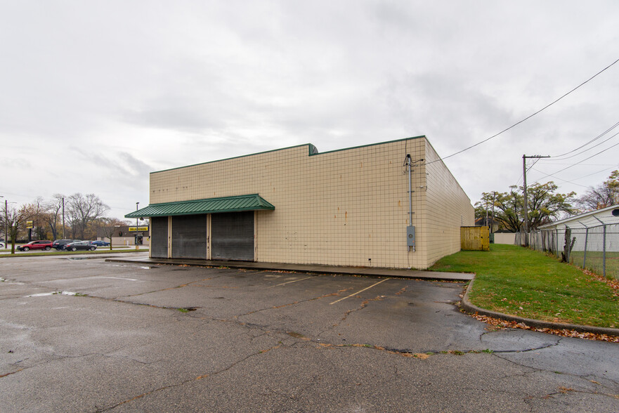 1115E W Genesee Ave, Saginaw, MI en venta - Foto del edificio - Imagen 3 de 26