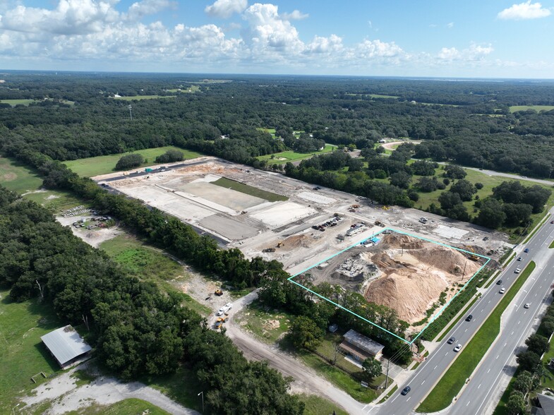 305 County Road 466A, Fruitland Park, FL en venta - Foto del edificio - Imagen 1 de 10