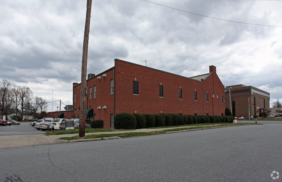 1023-1119 E Wendover Ave, Greensboro, NC en alquiler - Foto del edificio - Imagen 2 de 5