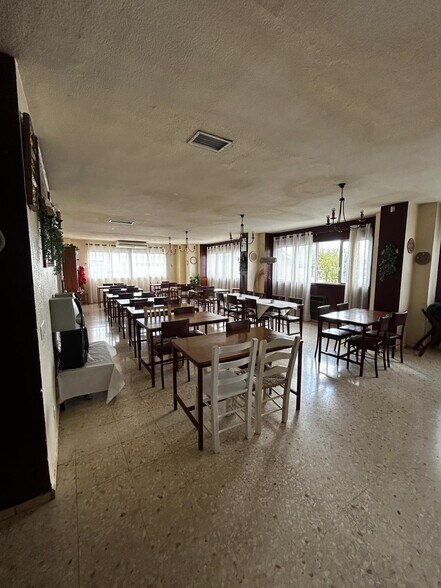 Local en Córdoba en alquiler - Foto del edificio - Imagen 2 de 19