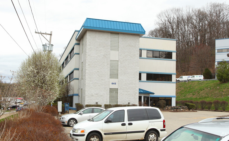 645 Rodi Rd, Pittsburgh, PA en alquiler - Foto del edificio - Imagen 1 de 1