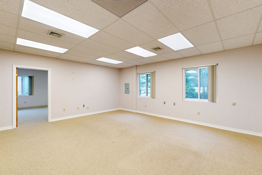 458 Boston St, Topsfield, MA en alquiler - Matterport 3D Scan - Imagen 3 de 19