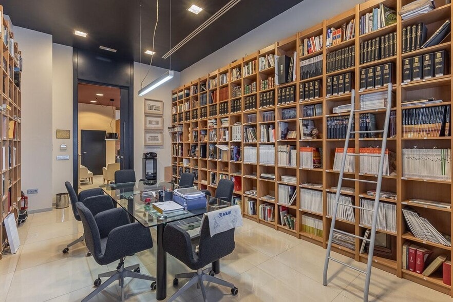Calle Curro Cuchares, 16, Granada, Granada en venta - Foto del edificio - Imagen 3 de 34