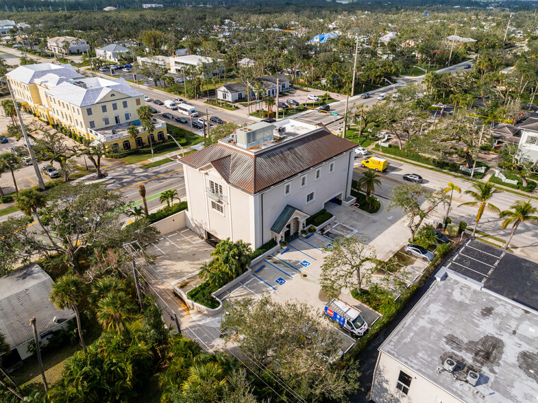 700 Beachland Blvd, Vero Beach, FL en alquiler - Foto del edificio - Imagen 3 de 10