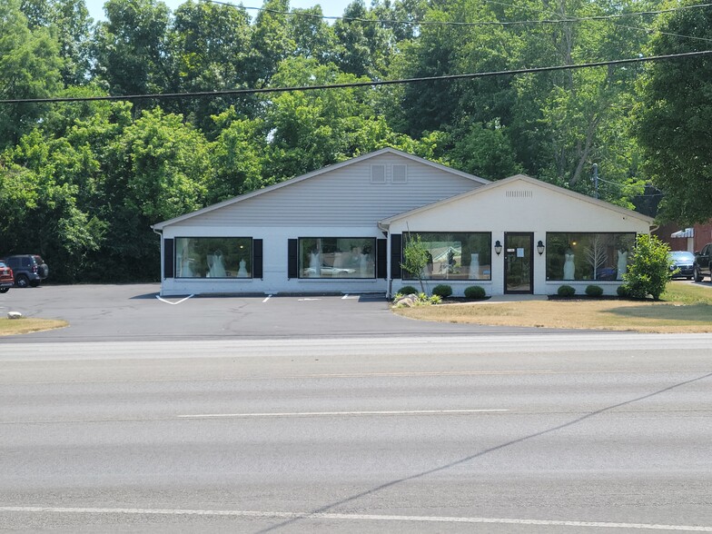 1143 W Ohio Pike, Amelia, OH en alquiler - Foto del edificio - Imagen 1 de 5