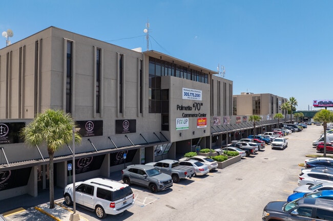 Más detalles de 7506-7560 NW 70th St, Miami, FL - Varios usos en alquiler