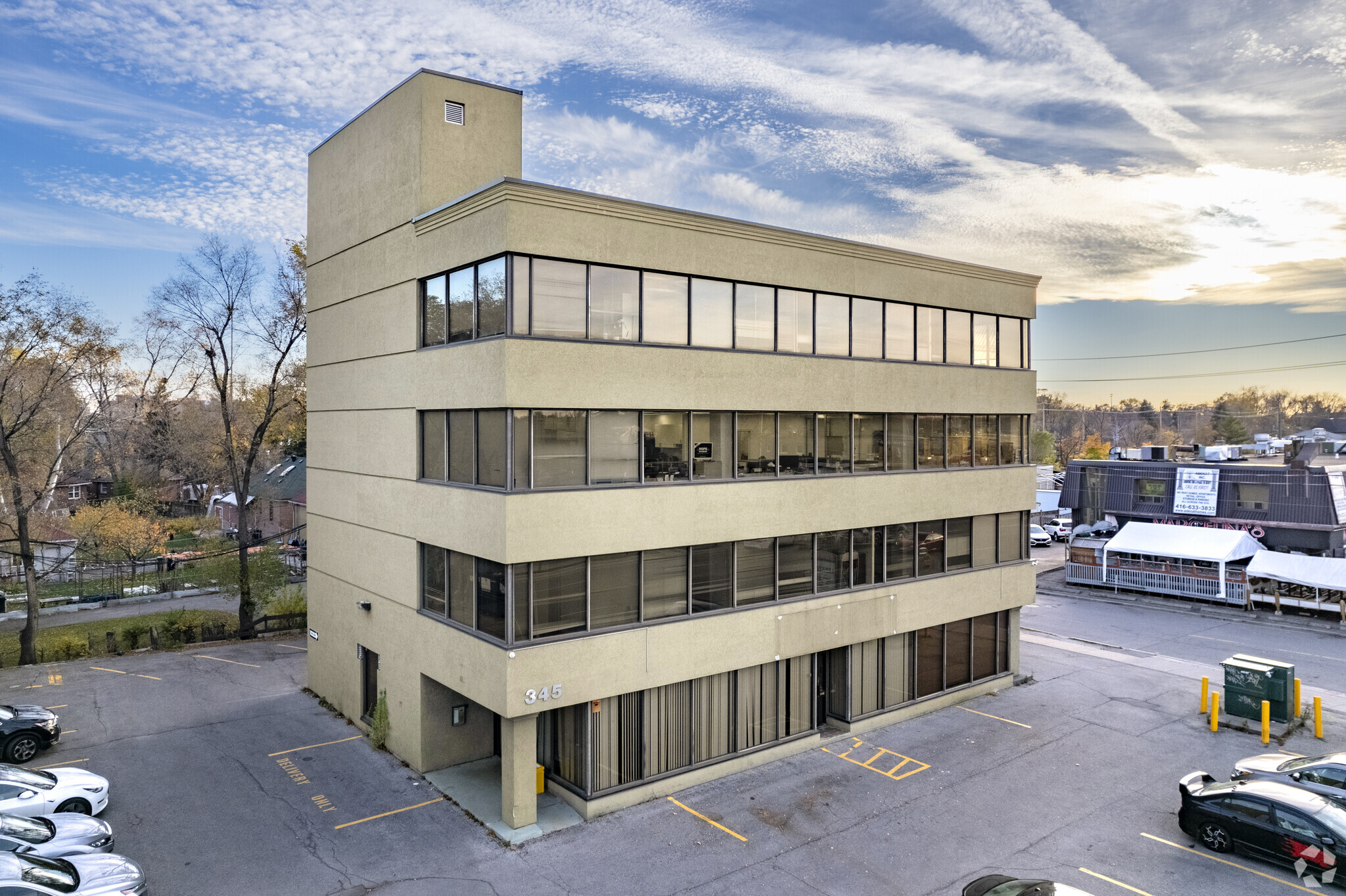 345 Wilson Ave, Toronto, ON en venta Foto principal- Imagen 1 de 36