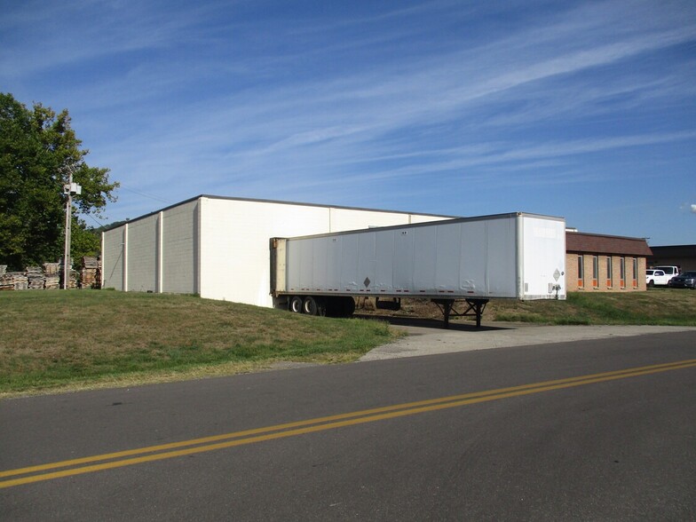 49 Craddock Way, Poca, WV en alquiler - Foto del edificio - Imagen 1 de 11