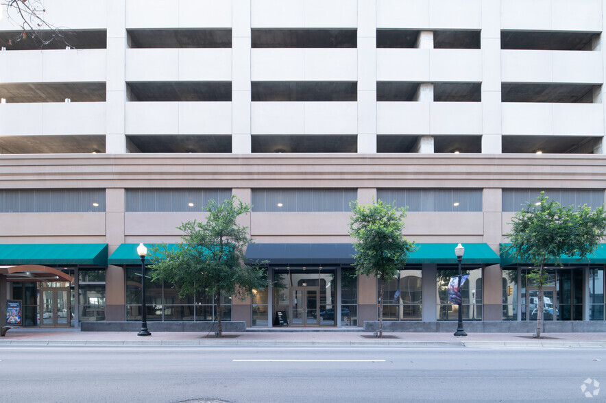 702 Houston St, Fort Worth, TX en alquiler - Foto del edificio - Imagen 2 de 33