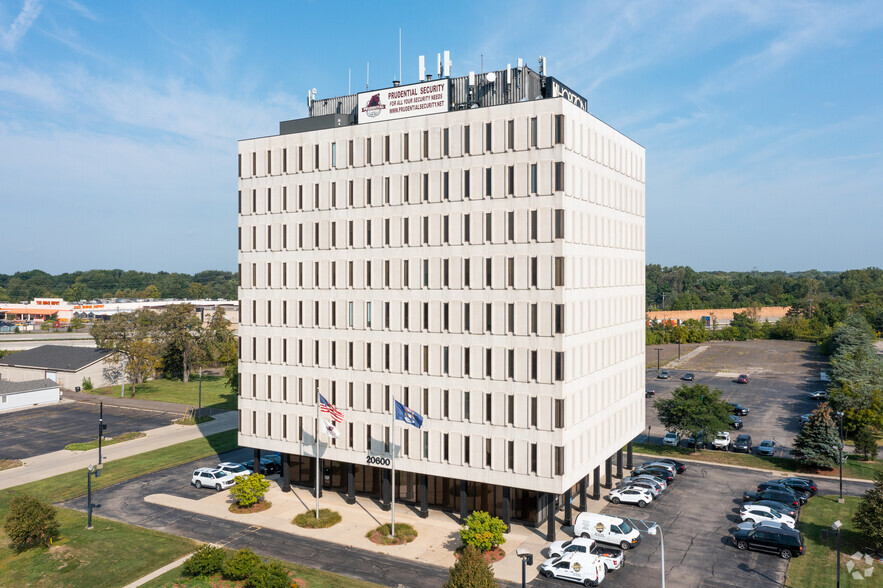 20600 Eureka Rd, Taylor, MI en alquiler - Foto del edificio - Imagen 1 de 7