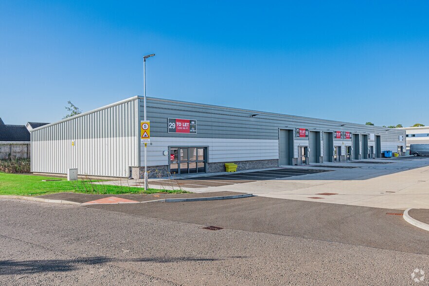 24-29 Appleton Pky, Livingston en alquiler - Foto principal - Imagen 1 de 2