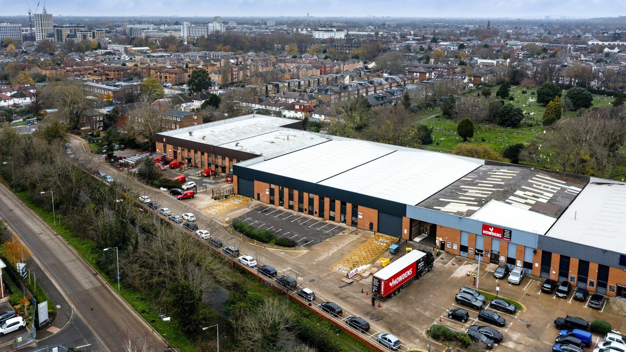 3-4 Fairfield Trade Park, Kingston Upon Thames en alquiler Foto principal- Imagen 1 de 41