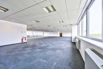 1 Avenue De Westphalie, Montigny-le-Bretonneux en alquiler Foto del edificio- Imagen 2 de 2