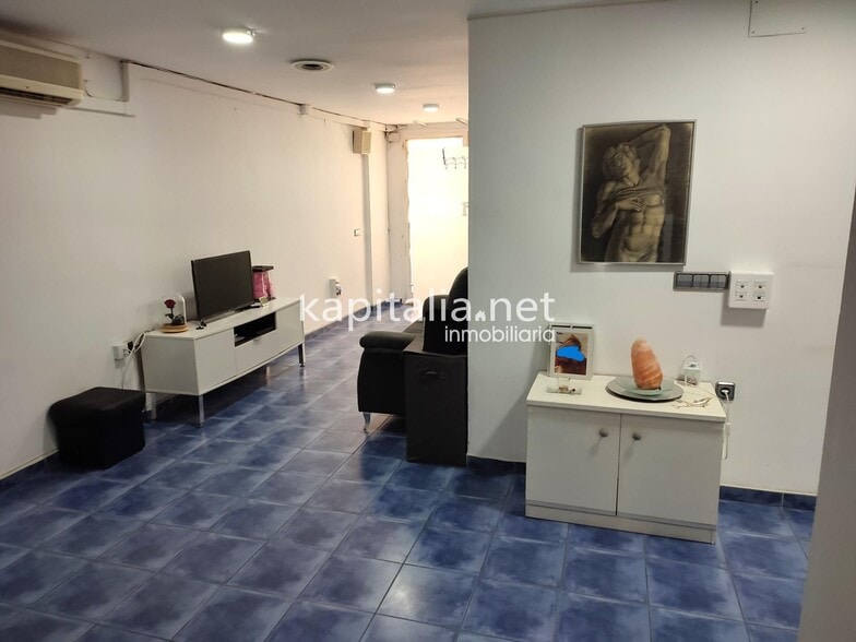 Local en Ontinyent, Valencia en venta - Foto del edificio - Imagen 2 de 13