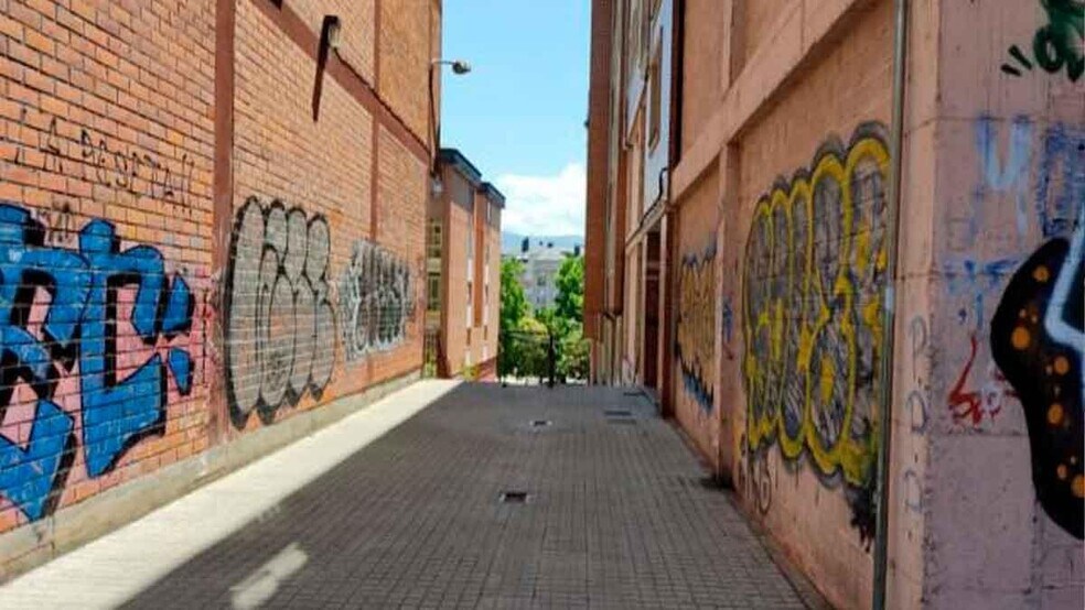 Local en Ponferrada, León en venta - Foto del edificio - Imagen 3 de 5