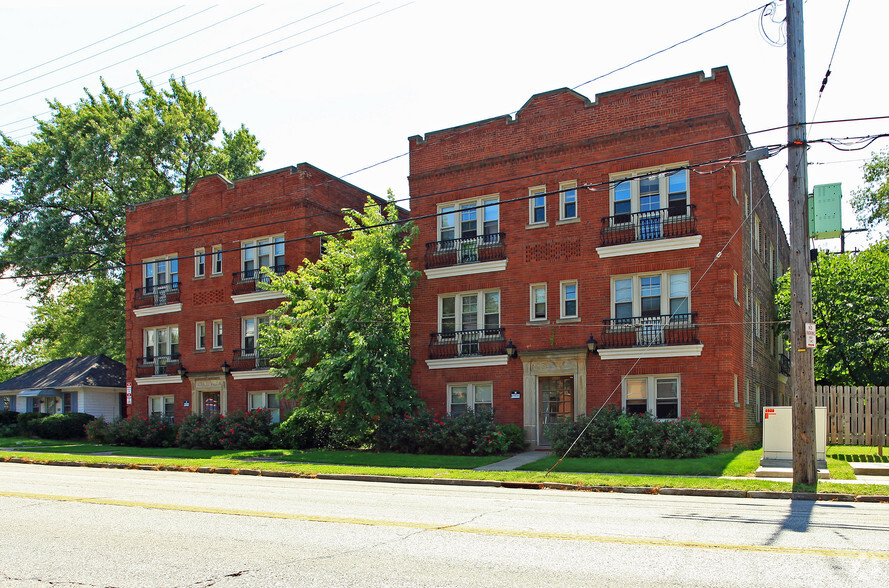 2528-2534 Noble Rd, Cleveland Heights, OH en venta - Foto del edificio - Imagen 2 de 10