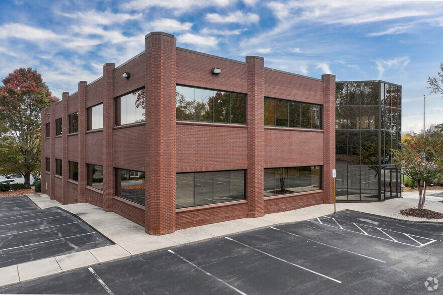 1321 Long St, High Point, NC en alquiler - Foto del edificio - Imagen 2 de 19