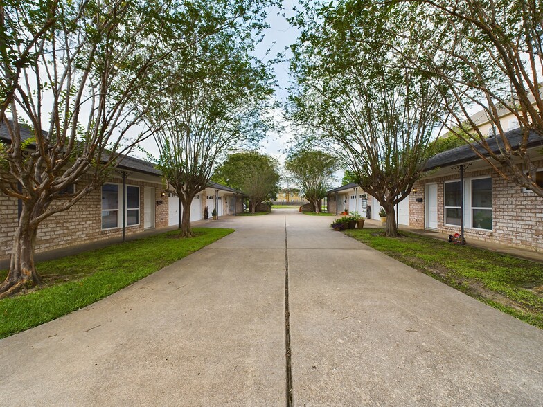 5631 Winsome Ln, Houston, TX en venta - Foto del edificio - Imagen 1 de 9