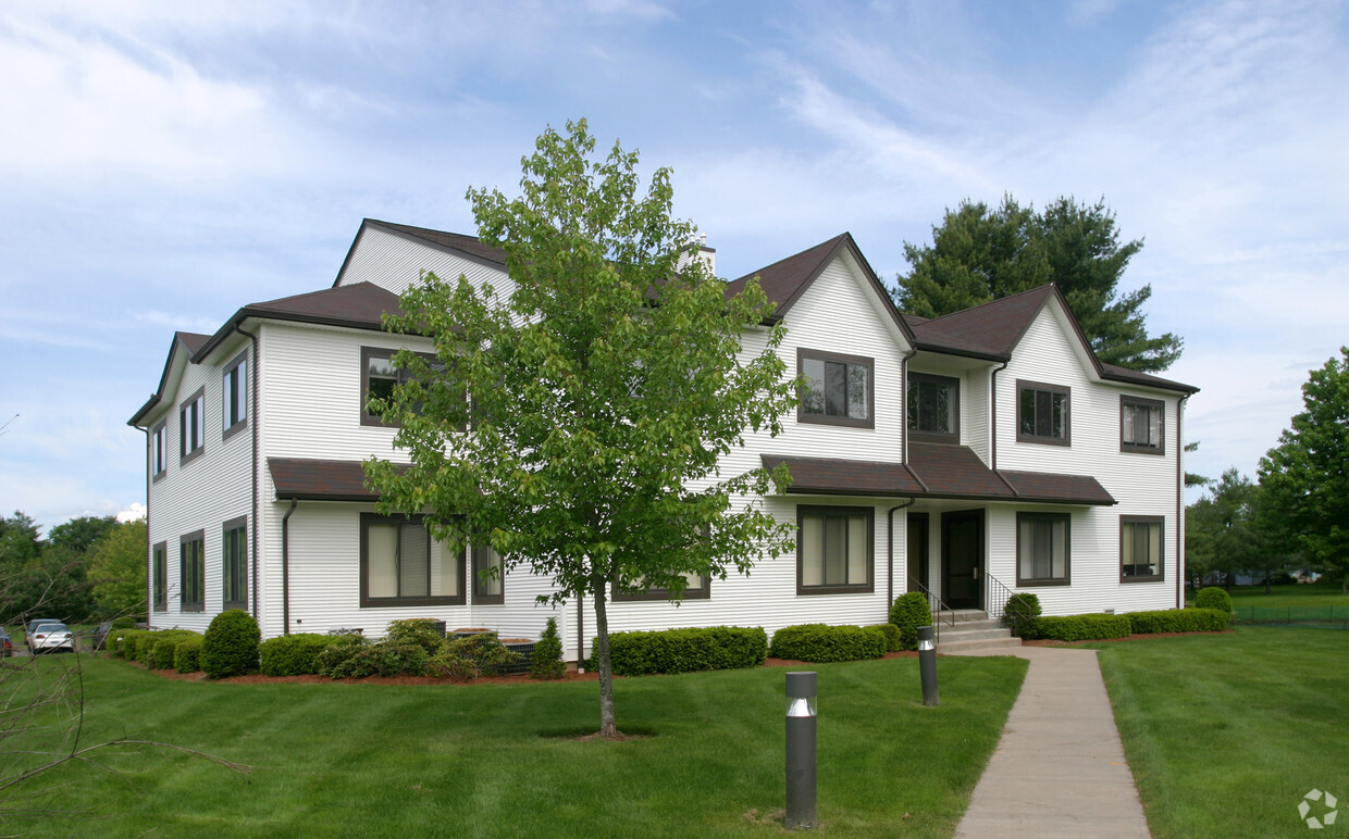 1 Forest Park Dr, Farmington, CT en alquiler Foto del edificio- Imagen 1 de 1