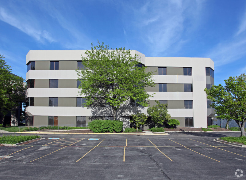 6640 Poe Ave, Dayton, OH en alquiler - Foto del edificio - Imagen 2 de 9