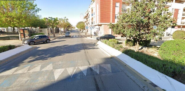 Más detalles de Avenida América, 1-1, Atarfe - Local en venta