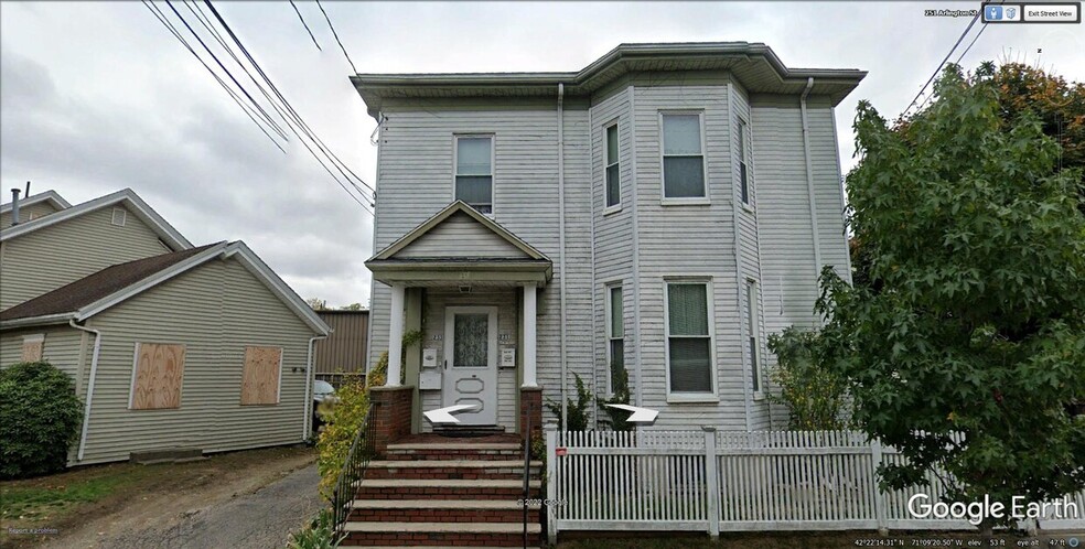 231 Arlington St, Watertown, MA en venta - Foto principal - Imagen 1 de 2