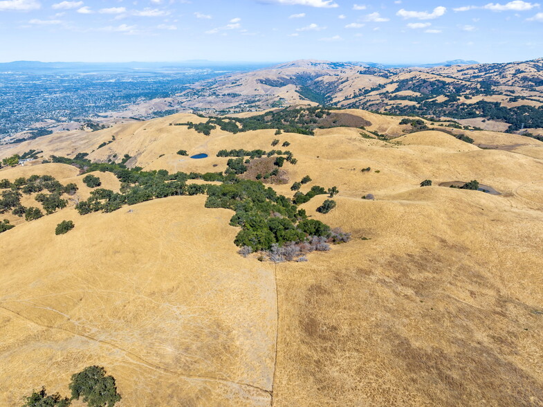 Higuera Highland Ln., San Jose, CA en venta - Foto del edificio - Imagen 3 de 16