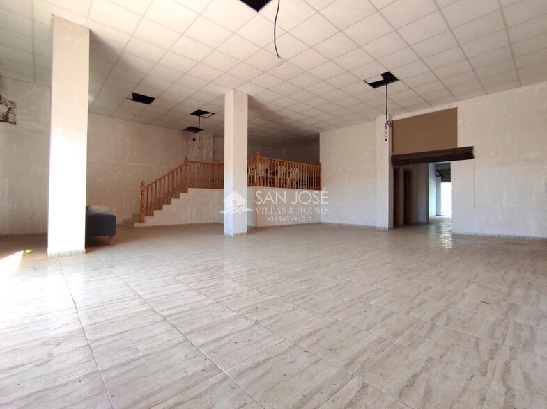 Local en Aspe en venta - Foto del edificio - Imagen 1 de 16