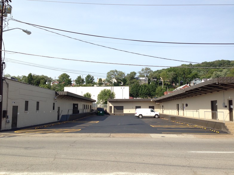 1714 7th Ave, Charleston, WV en alquiler - Foto del edificio - Imagen 1 de 8