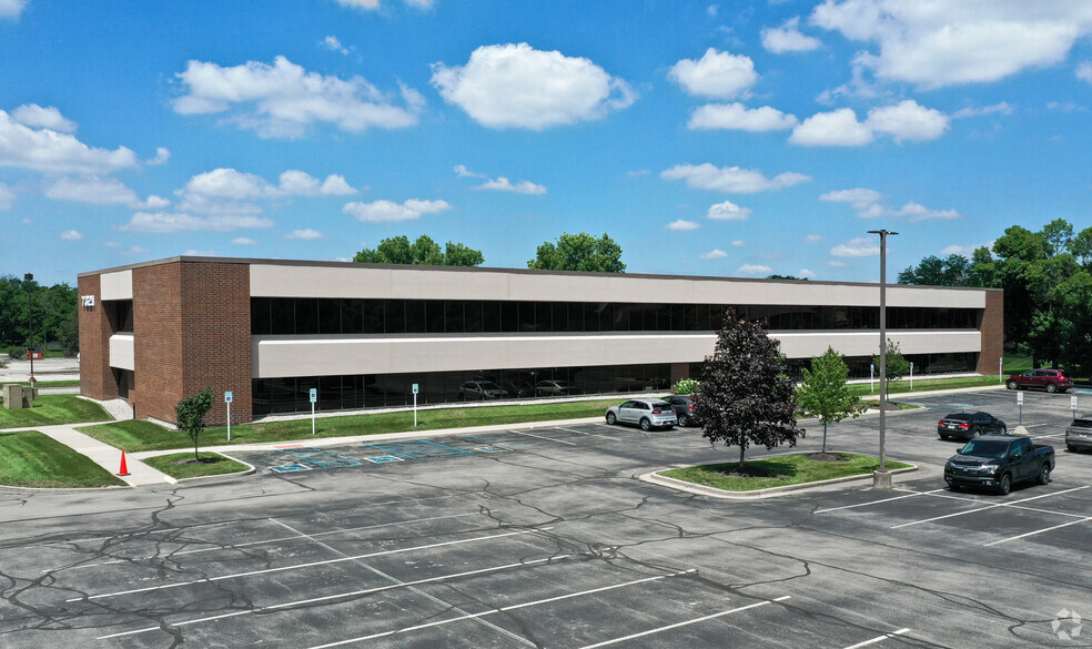 7321 N Shadeland Station Way, Indianapolis, IN en alquiler - Foto principal - Imagen 1 de 2