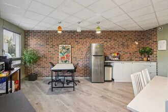 136 Chemin Du Moulin Carron, Écully en alquiler Foto del edificio- Imagen 2 de 8