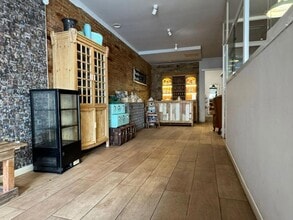 Local en Barcelona, Barcelona en alquiler Vestíbulo- Imagen 2 de 18