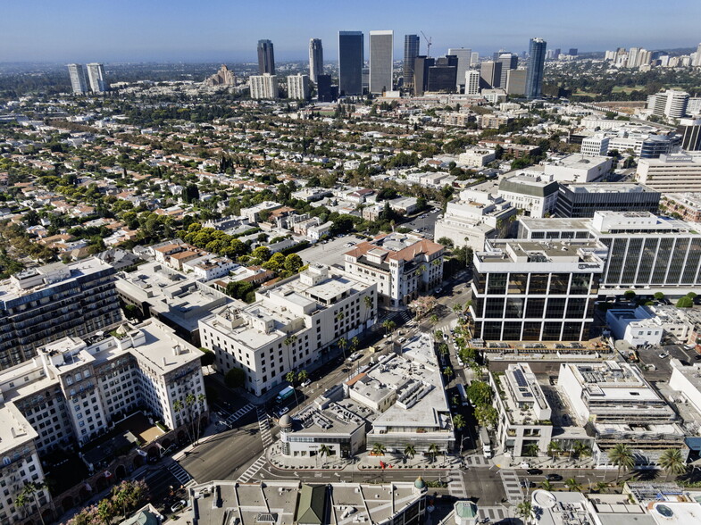 9562-9566 Dayton Blvd, Beverly Hills, CA en alquiler - Foto del edificio - Imagen 3 de 18